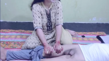 रेड इंडियन सौतेली बेटी फिटनेस उपकरण पर टक्कर लगी है