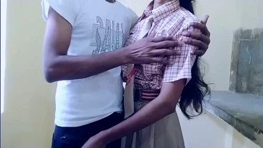 जापानी लड़की प्राप्त सींग का बना हुआ सौभाग्य से वहाँ रहे हैं 2 अनुभवी पुरुषों जो दिया उसे एक संतोषजनक बंधन भाड़ में जाओ