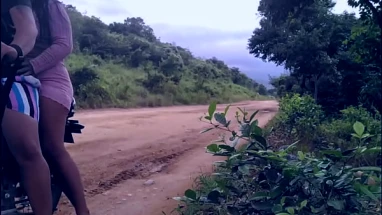 हॉट फ्रेंच ब्लोंड उठाया ऊपर पर the बीच और आस गड़बड़ के लिए पैसे