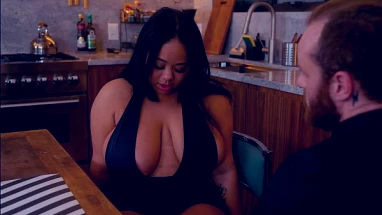 Busty कौगर मकायला कॉक्स बड़ा काला लंड के साथ गुदा सेक्स और डीपी है