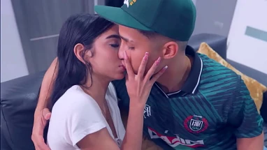 Outdoor Fuck: Big Cock Latino & Petite Girl