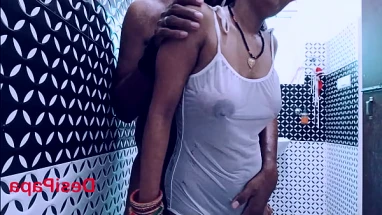 Hot Indian Bhabhi ki Zordaar Bathroom Mai Chudai
